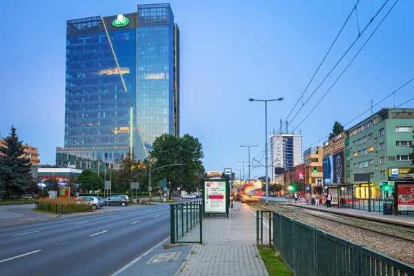 Semaforo di Grunwaldzka Avenue a Danzica al tramonto, Polonia — Foto Stock