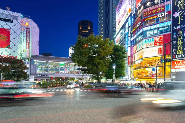 Διέλευση αγωνίζομαι Shibuya στο Τόκιο το βράδυ, Ιαπωνία — Φωτογραφία Αρχείου