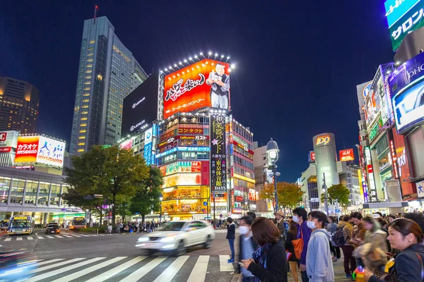 Διέλευση αγωνίζομαι Shibuya στο Τόκιο το βράδυ, Ιαπωνία — Φωτογραφία Αρχείου