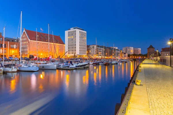 Motlawa nehir ve marina Gdansk geceleri mesire — Stok fotoğraf