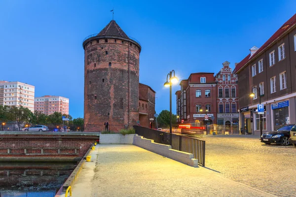 Paesaggio estivo del fiume Motlawa e del porto turistico di Danzica di notte, Polonia — Foto Stock