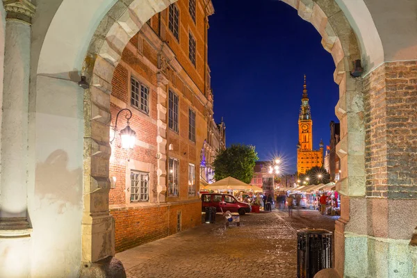 Arquitectura de Long Lane en Gdansk por la noche . —  Fotos de Stock