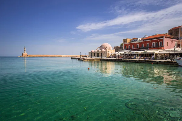 Архітектура старий венеціанський порт в Ханьї на острові Кріт — стокове фото