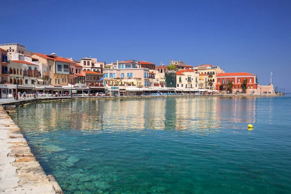 Architektur des alten venezianischen Hafens in Chania auf Beton — Stockfoto