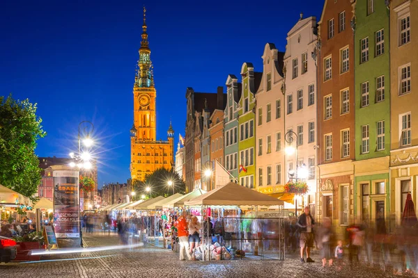 Architecture of the Long Lane in Gdansk at night. — Stock Photo, Image