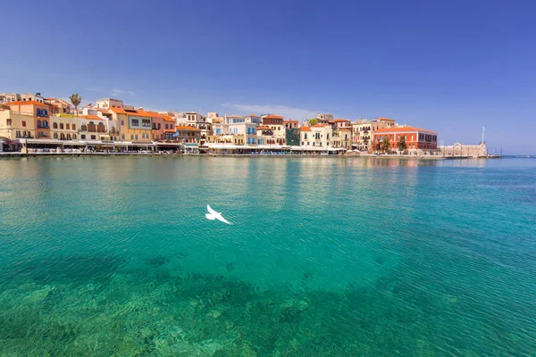 Arkitekturen av den gamla venetianska hamnen i Chania på Kreta — Stockfoto