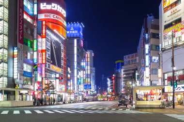 Cityscape gece, Japonya Tokyo Ikebukuro bölgesinin