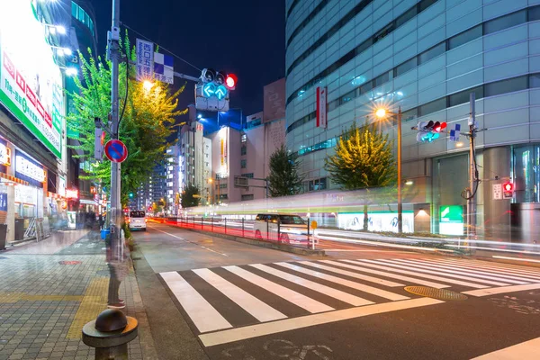Stadsgezicht van de wijk Ikebukuro in Tokyo bij nacht, Japan — Stockfoto