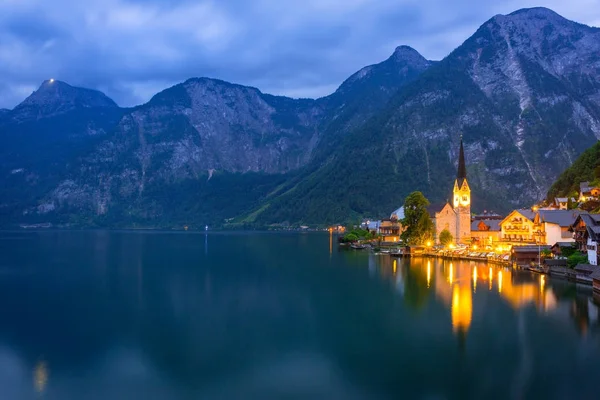 Village de Hallstatt dans les Alpes — Photo