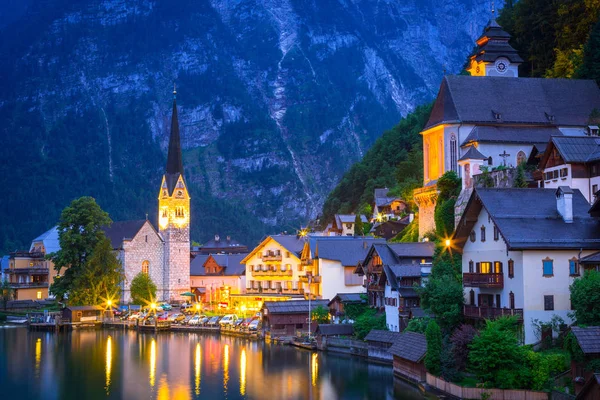 Aldea Hallstatt en los Alpes — Foto de Stock