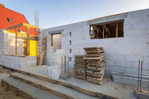 Bina yapım aşamasında 