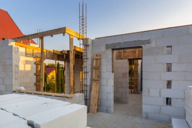 Bina yapım aşamasında 