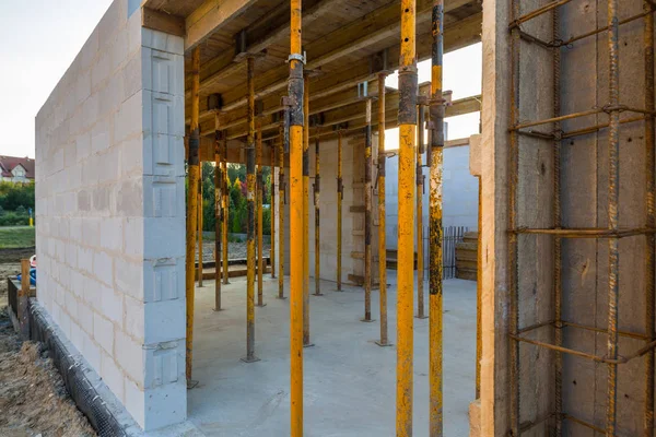 Bina yapım aşamasında 