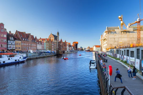 Summer scenery of Motlawa river and marina in Gdansk — Stock Photo, Image