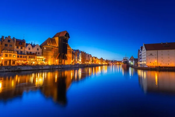 Yaz toplayan Motlawa nehir ve marina Gdansk