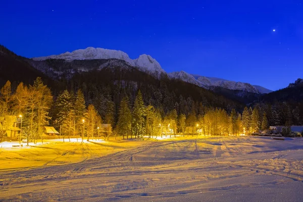 Giewont in Tatra bergen in de nacht — Stockfoto