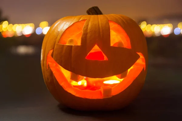 Glowing Halloween pumpkin — Stock Photo, Image
