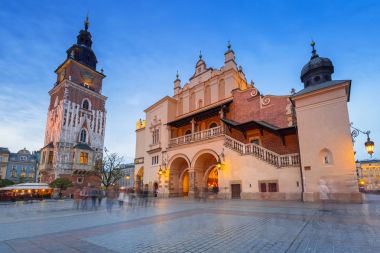 Krakow şehrinde eski şehrin ana Meydanı