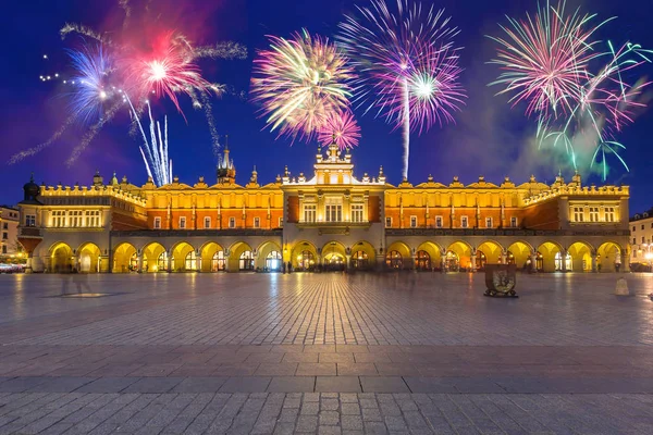 Affichage du feu d'artifice du Nouvel An à Cracovie — Photo