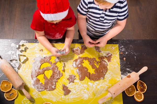 Lindo Niño Niña Gemelos Preparando Galletas Navidad Cocina —  Fotos de Stock