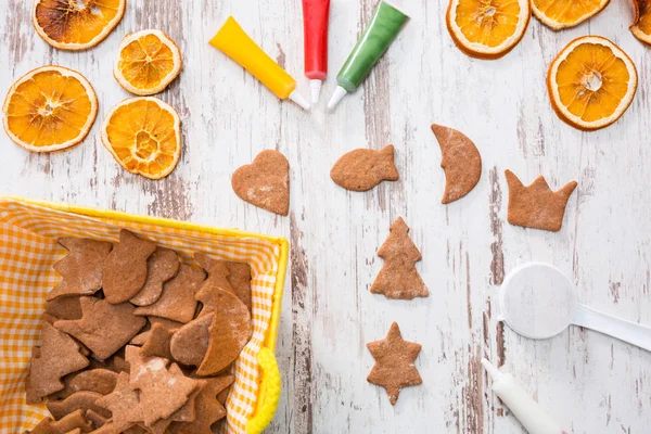 Biscuits Pain Épice Avec Décorations Glaçantes Pour Noël — Photo