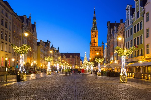 Gdansk, Polonya - 8 Aralık 2017: Gdansk, Polonya'nın Noel süsleri eski şehir. Gdansk tarihi Lehçe Pomerania başkentidir Gotik mimariye sahip.