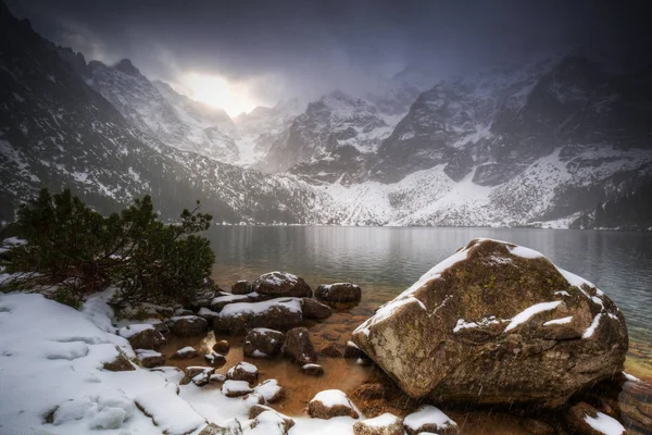 Vackra Vinter Vid Ögat Sjön Havet Tatrabergen Polen — Stockfoto