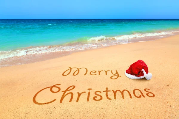 Feliz Natal Com Chapéu Papai Noel Praia Tropical — Fotografia de Stock