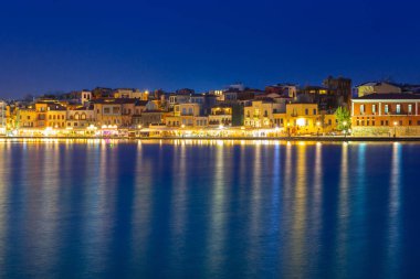 Eski Venedik port of Chania gece, Crete. Yunanistan