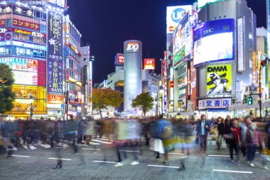 Tokyo, Japonya - 12 Kasım 2016: Shibuya kapış geçerken T