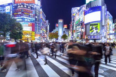 Tokyo, Japonya - 12 Kasım 2016: Shibuya kapış geçerken T