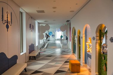 Tokyo, Japonya - 14 Kasım 2016: 60 kat Sunshine city gökdelen Ikebukuro, Japonya'nın iç. Sunshine şehirdir 251 m deniz seviyesinden Sunshine60 Gözlemevi ile ticari kompleks bir.