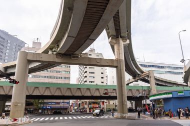 Tokyo, Japonya - 14 Kasım 2016: Ikebukuro sokakları bölge Tokyo Metropolü, Japonya. Başkenti ve en kalabalık şehir Japonya Tokyo metropol olduğunu.