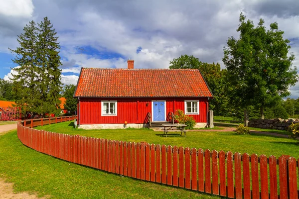 Tradycyjna Architektura Czerwony Dom Drewniany Domek Szwecji — Zdjęcie stockowe