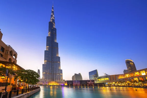 Dubai Uae April 2014 Downtown Dubai Burj Khalifa Building Dusk — Stock Photo, Image