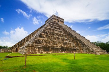 chichen Itza, Meksika piramitte Tüylü yılan