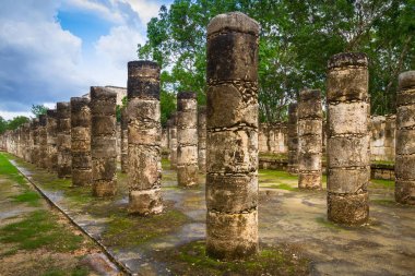 Bin savaşçı Chichen Itza, Meksika için sütunları