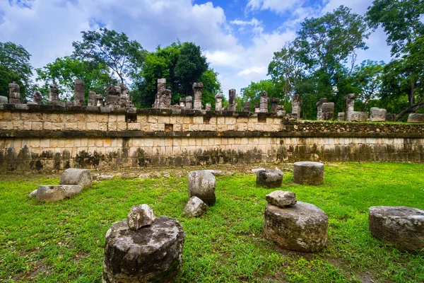 Bin Savaşçı Chichen Itza Meksika Için Sütunları — Stok fotoğraf