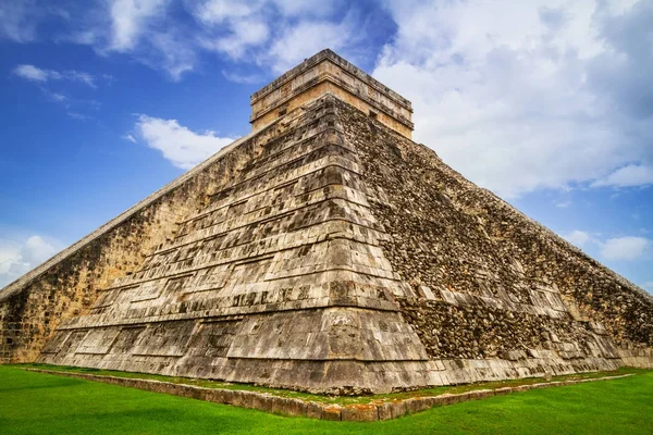 Kukulkan 金字塔在奇琴伊察 墨西哥 — 图库照片