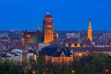 Gece, Polonya Gdansk eski şehrin mimarisi