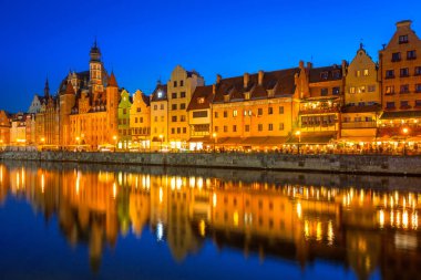 Motlawa Nehri, Polonya Gdansk gece yansıyan
