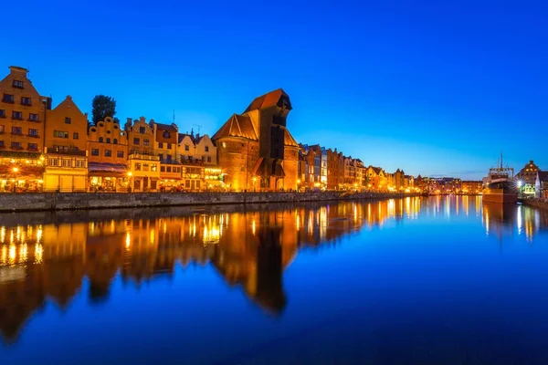 Gdansk Night Met Historische Haven Kraan Weerspiegeld Motlawa Rivier Polen — Stockfoto