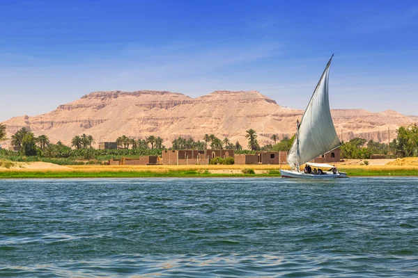 Falukas Segelbåt Nilen Nära Luxor Egypten — Stockfoto