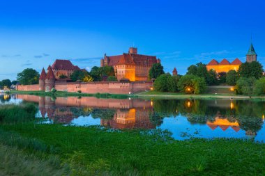Alacakaranlıkta, Polonya Germen düzenin Malbork Castle