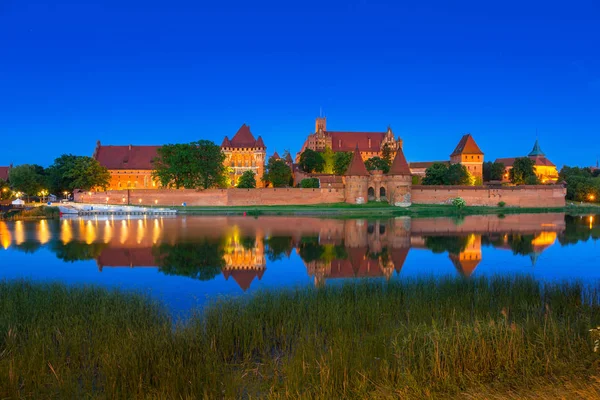 Castelo Malbork Ordem Teutônica Anoitecer Polônia — Fotografia de Stock