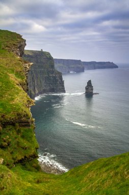 Cliffs Moher bulutlu gün, Co. Clare, İrlanda