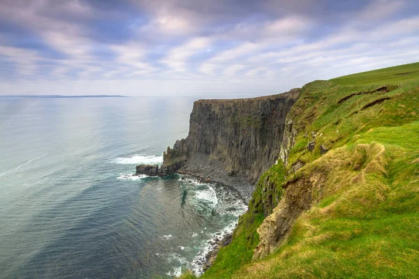 Cliffs Moher Bulutlu Gün Clare Rlanda — Stok fotoğraf