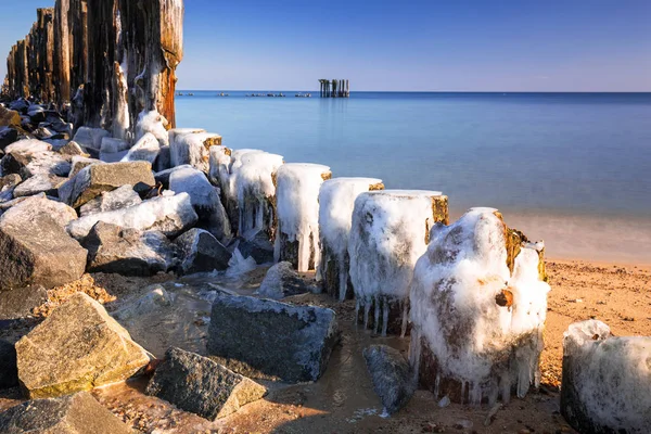 Ligne Brise Lames Bois Gelé Mer Baltique Pologne — Photo