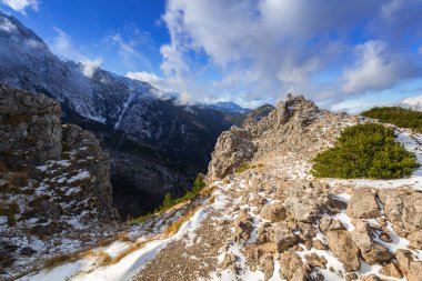Tatra Dağları'nda Sarnia Skala zirvesinde kış, Polonya
