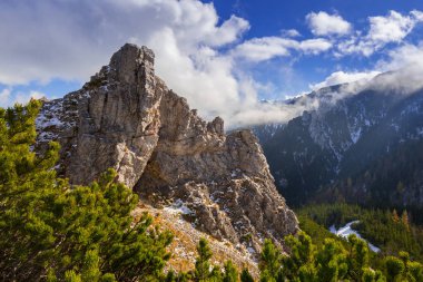 Tatra Dağları'nda Sarnia Skala zirvesinde kış, Polonya